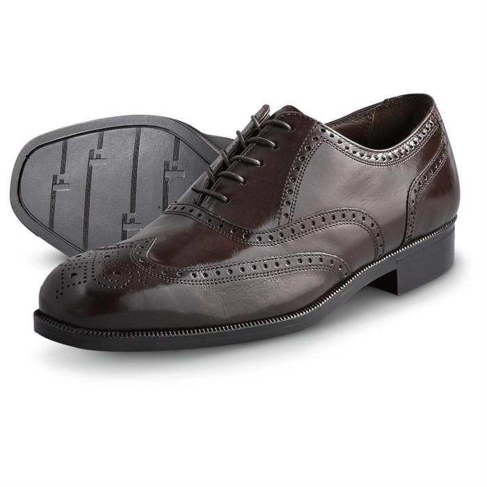 Mens wingtip dress shoes