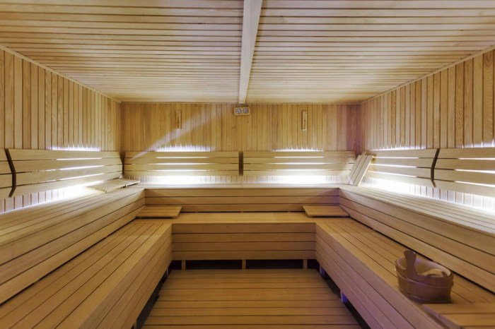 How do you decorate a sauna room