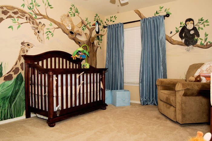 How to decorate baby room wall